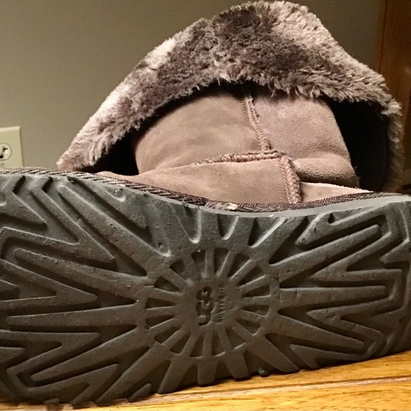 UGG Bailey Button Triplet Tall Chocolate Boots Sz 7 Women - Picture 3 of 5